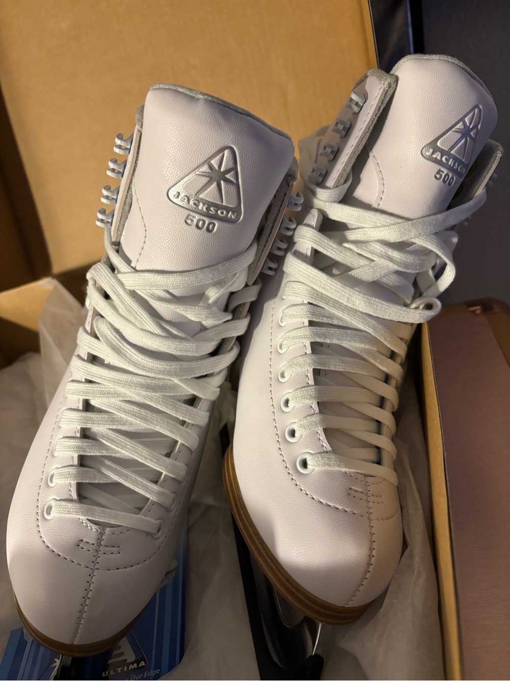 JACKSON 500 Size 5 Brand New in Box White Figure Skates -- never used